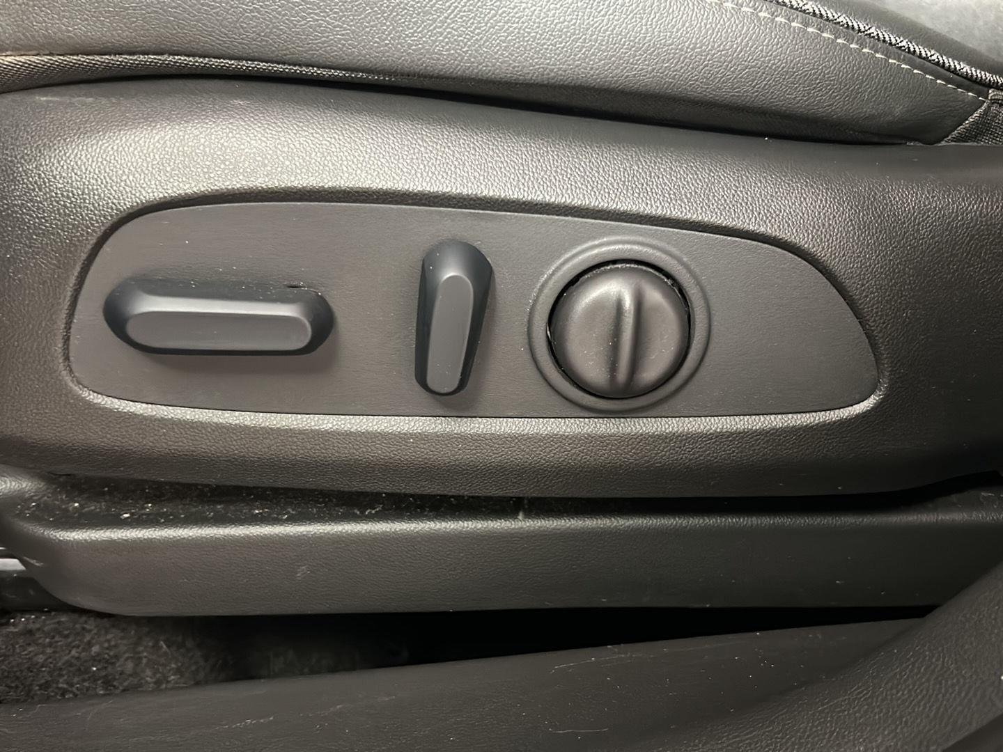 Used 2023 Cinnabar Metallic Buick Select image 14