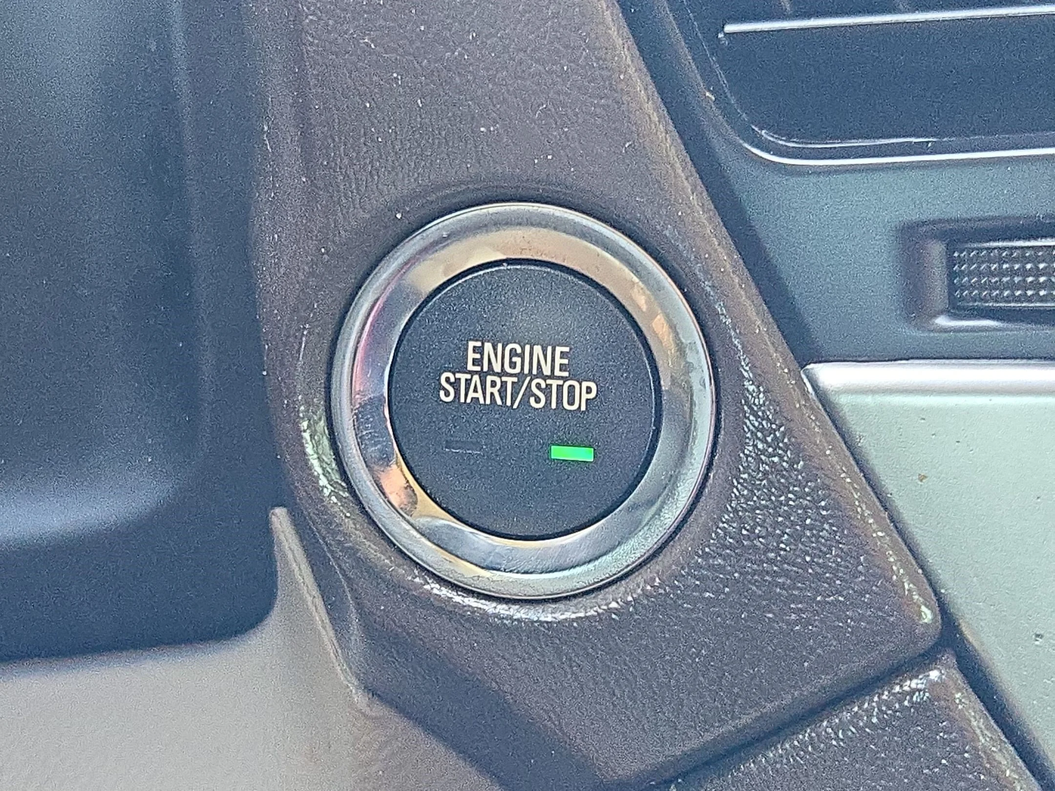 Certified Used 2019 Iridescent Pearl Tricoat Chevrolet Premier image 17