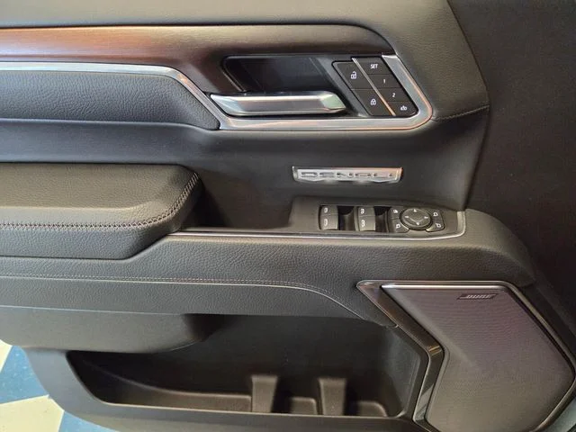Used 2025 Silver GMC Denali image 28