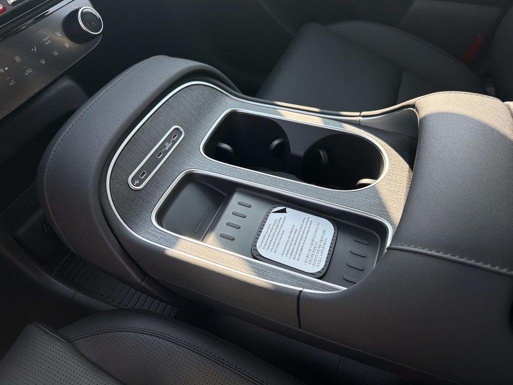 New 2026 Silver Hyundai SEL Premium AWD image 4