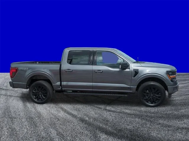 New 2026 Carbonized Gray Metallic Ford XLT image 3