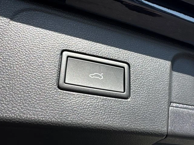 New 2026 Deep Black Pearl Volkswagen SE w/Technology image 14