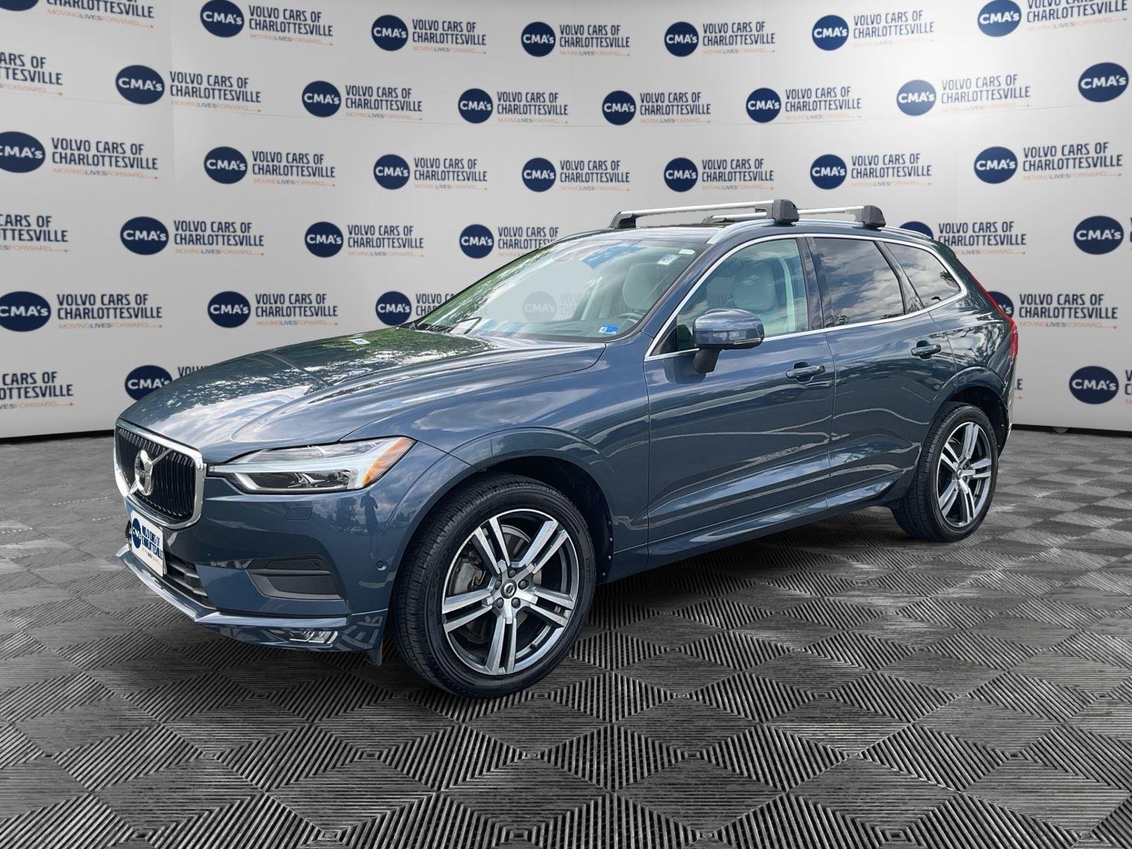 Used 2018 Denim Blue Metallic Volvo Momentum image 1