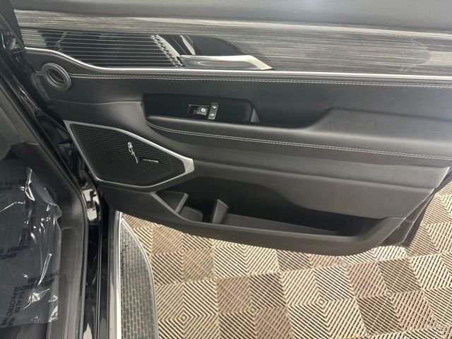 Used 2022 Black Jeep Series III image 21