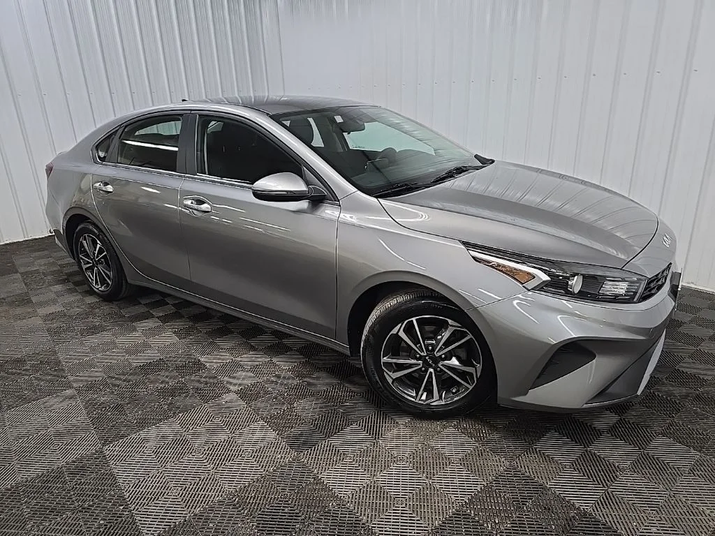 Used 2024 Gray Kia LXS image 7