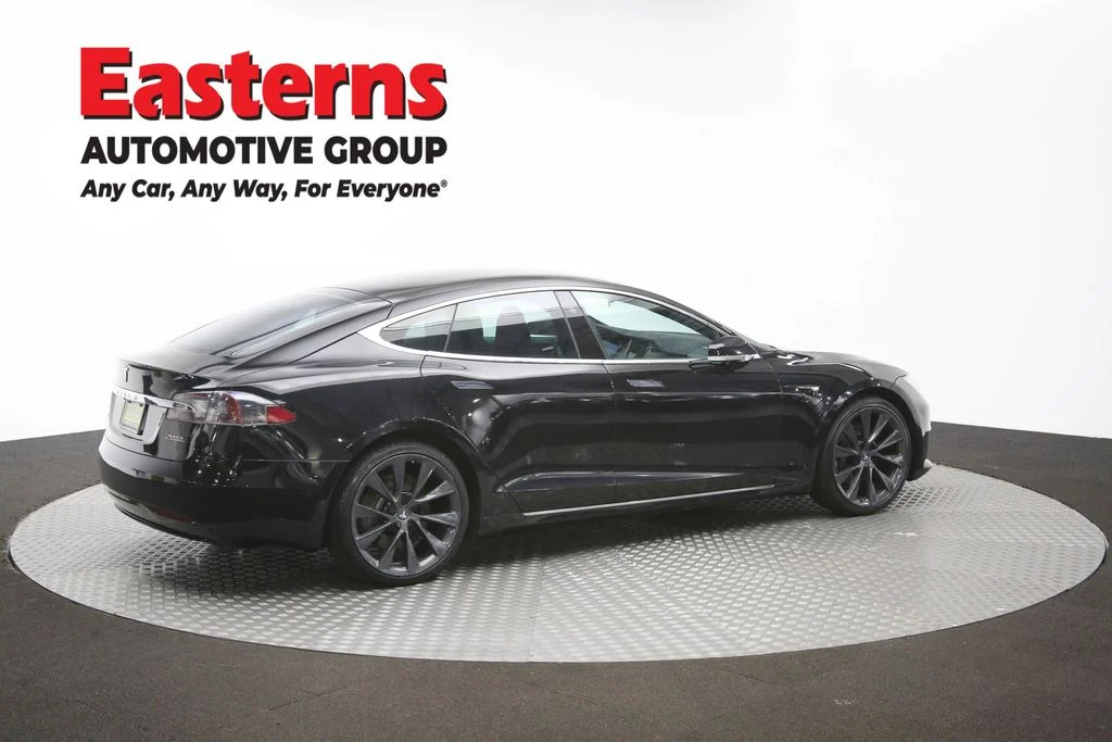 Used 2018 Black Tesla 75D image 41
