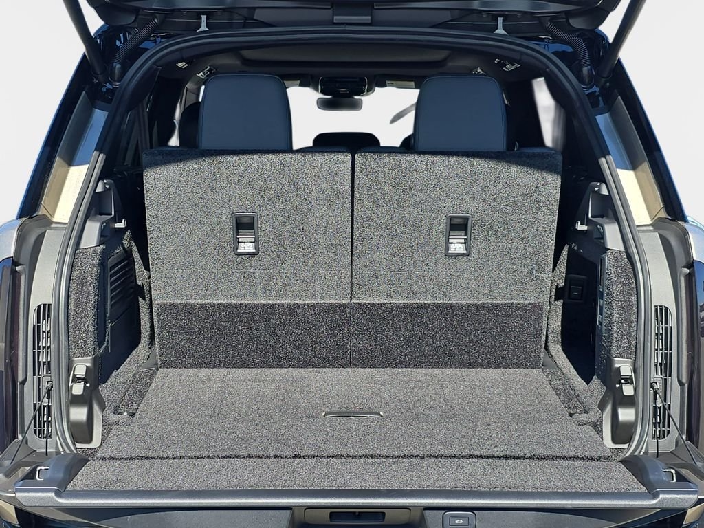 New 2026 Batumi Gold Land Rover SE LWB image 15