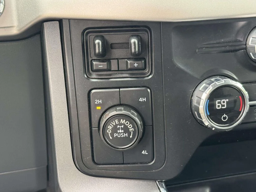 Used 2021 Silver Ford XLT image 21