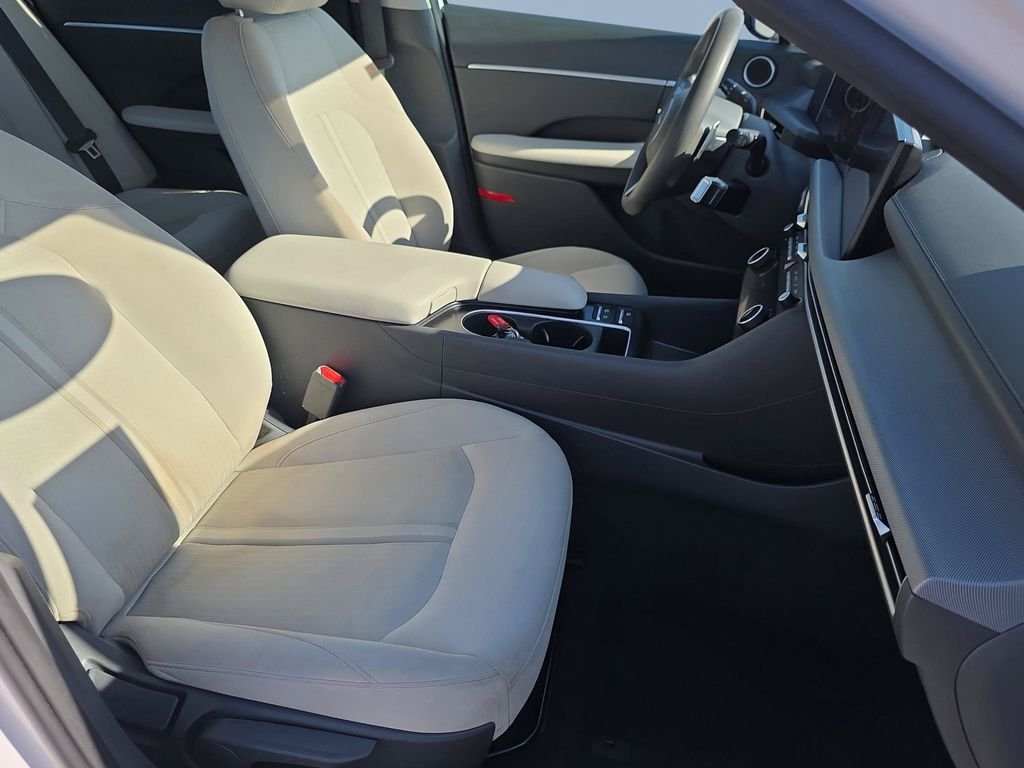 2025 Hyundai Sonata SEL - Photo 32