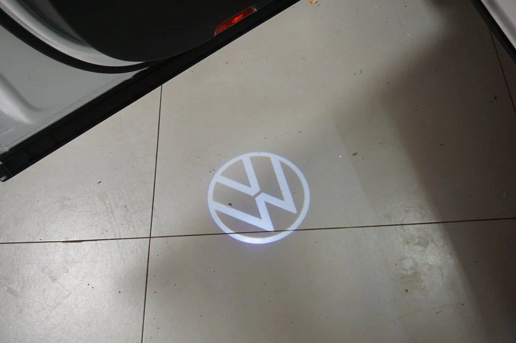 New 2026 White Volkswagen SE w/Technology image 26