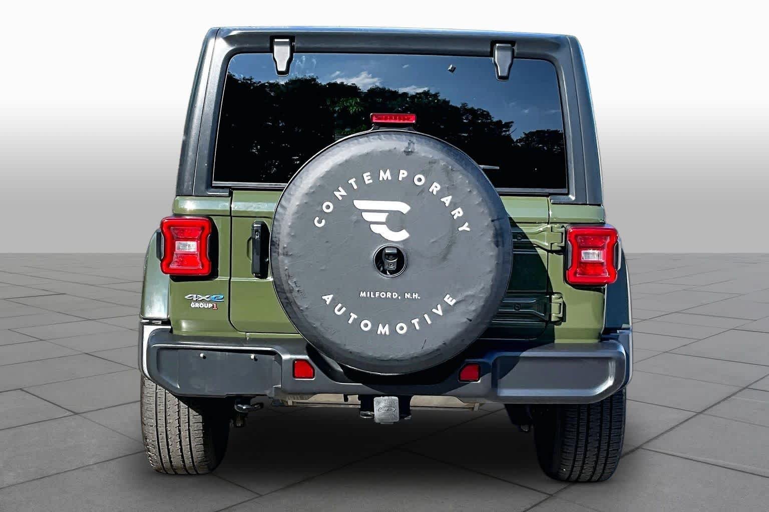 Used 2021 Sarge Green Clearcoat Jeep Unlimited Sahara image 5