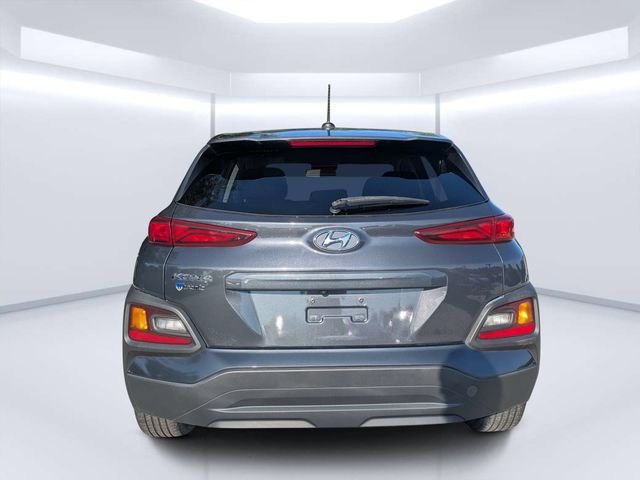Used 2021 Gray Hyundai SE image 4