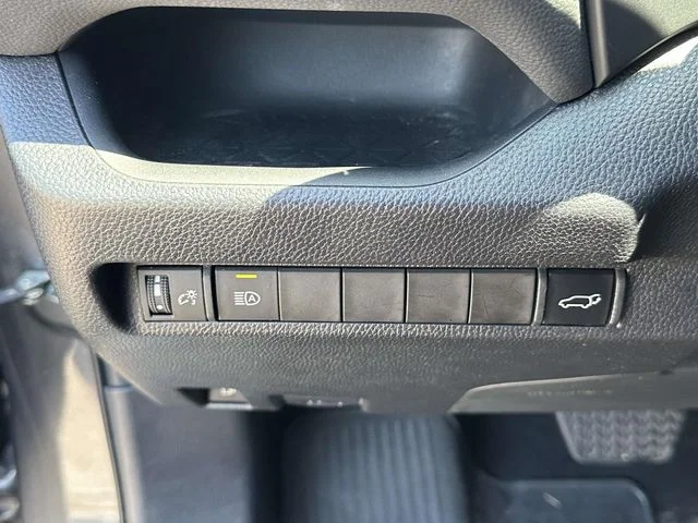 2023 Toyota RAV4 XLE - Photo 26