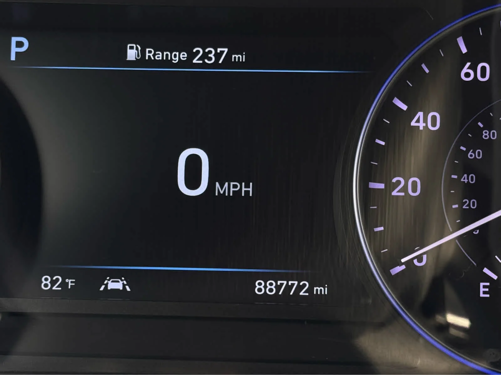 Used 2022 Hyper White Hyundai SEL image 11