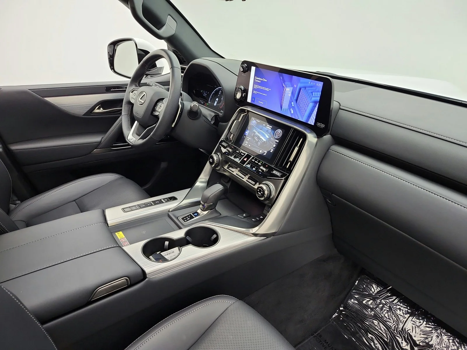 Used 2025 Ultra White Lexus LX 700h F SPORT 4WD image 18