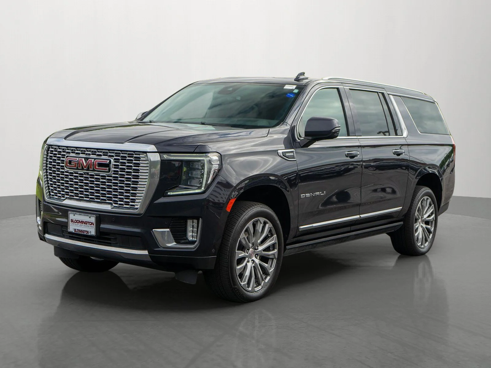 Used 2023 Titanium Rush Metallic GMC Denali image 3