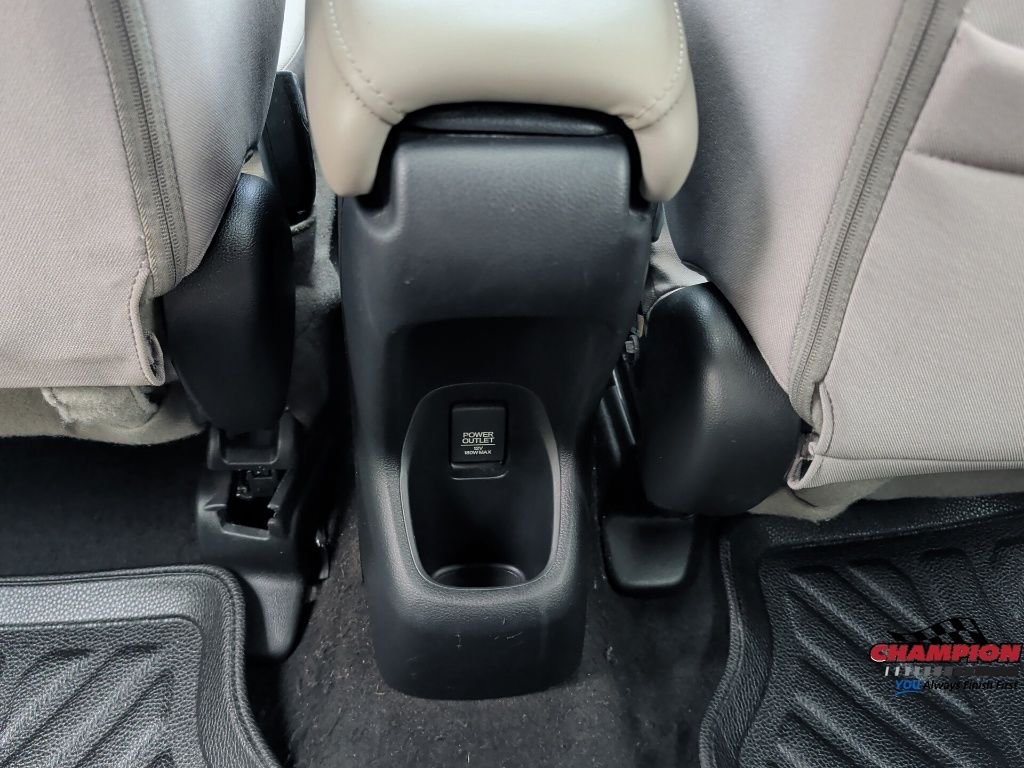 Used 2017  Honda EX image 18