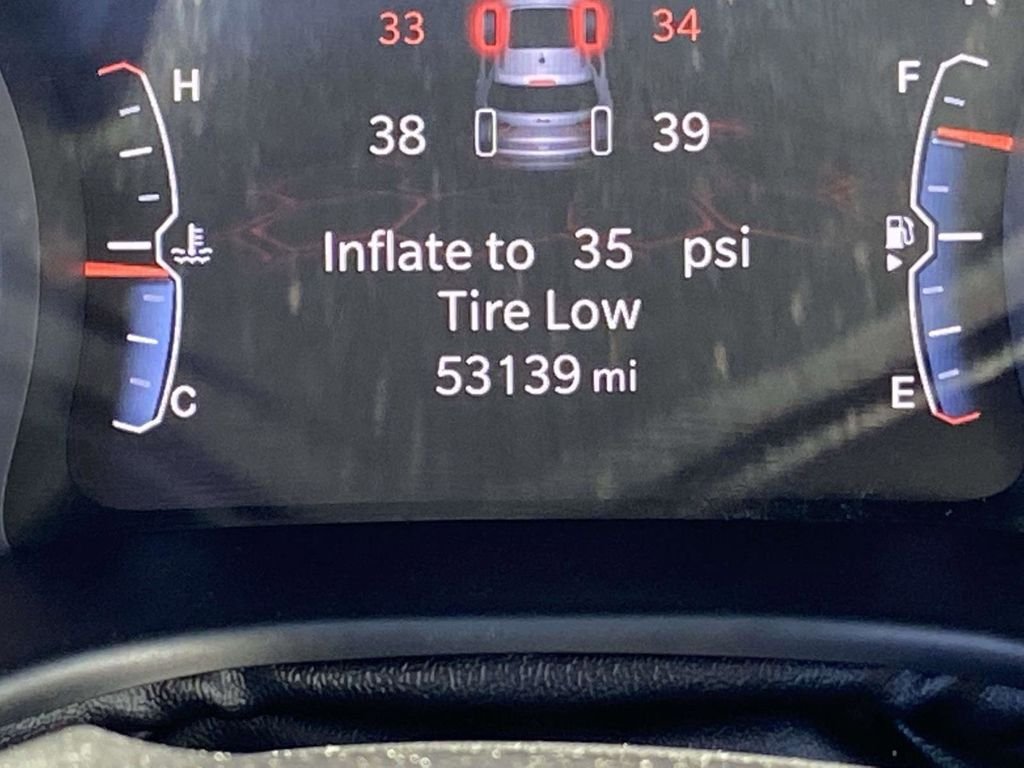 Used 2024 Gray Jeep Latitude image 29