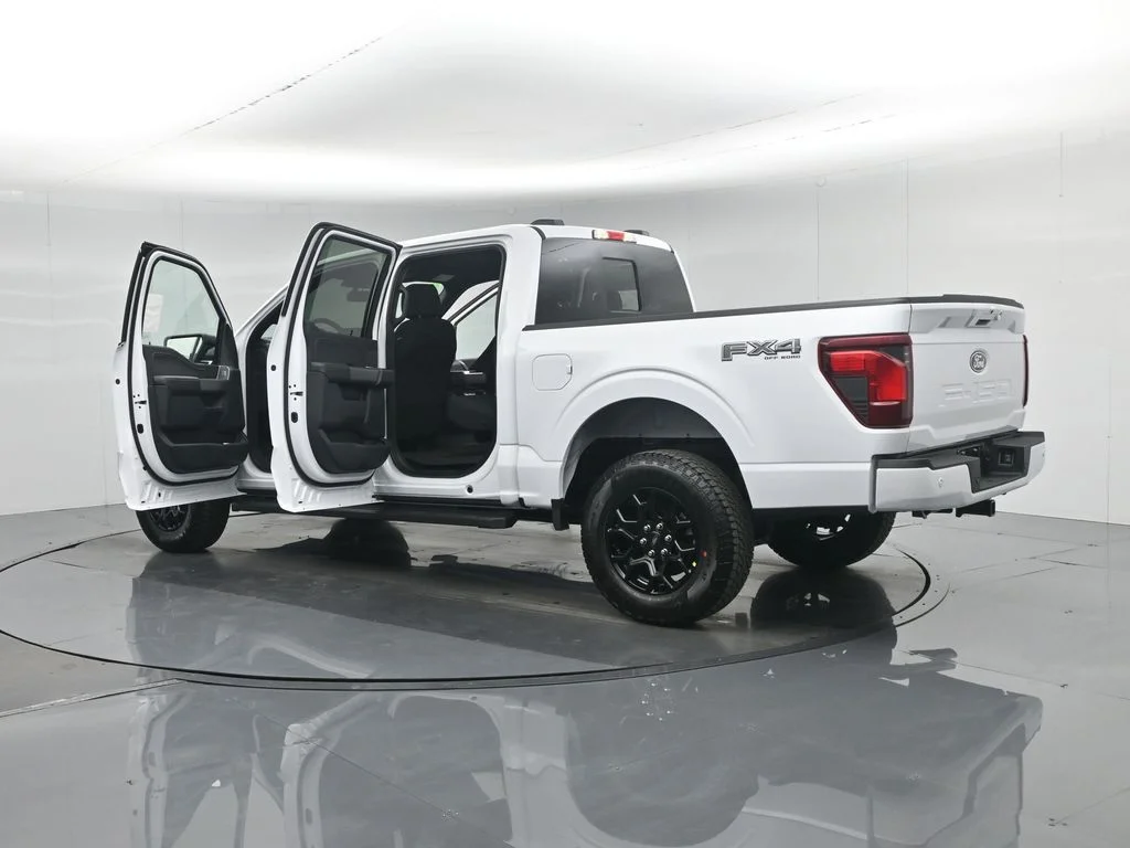 New 2026 Oxford White Ford XLT image 35