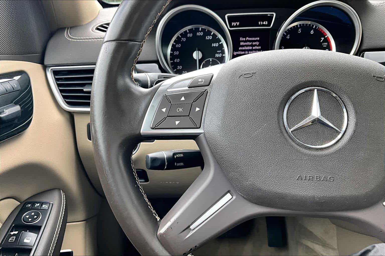 Used 2015 Polar White Mercedes-Benz GL 450 image 24