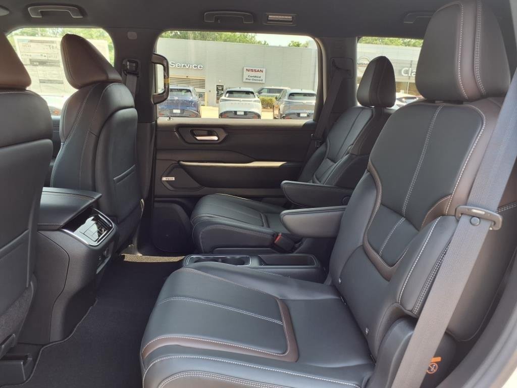 2025 Nissan Armada SL - Photo 14
