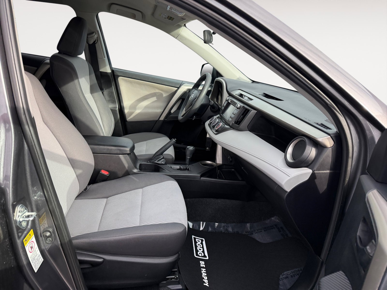 Used 2014 Magnetic Gray Metallic Toyota LE image 19