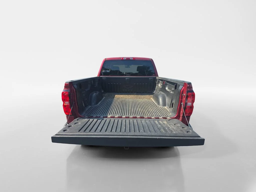Used 2018 Cajun Red Tintcoat Chevrolet LT image 25