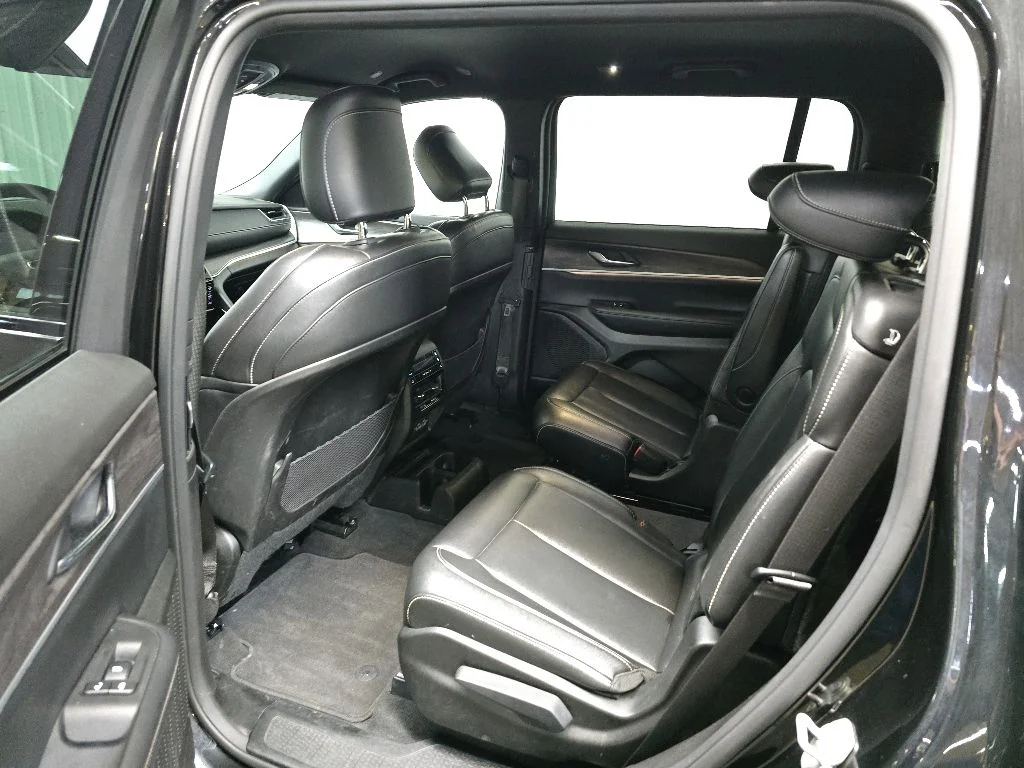 Used 2024 Black Jeep Limited image 30