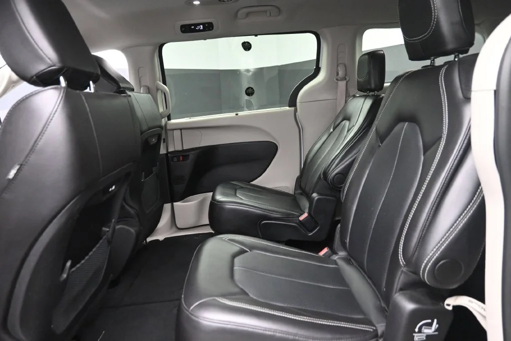 Used 2024 White Chrysler Touring L image 14