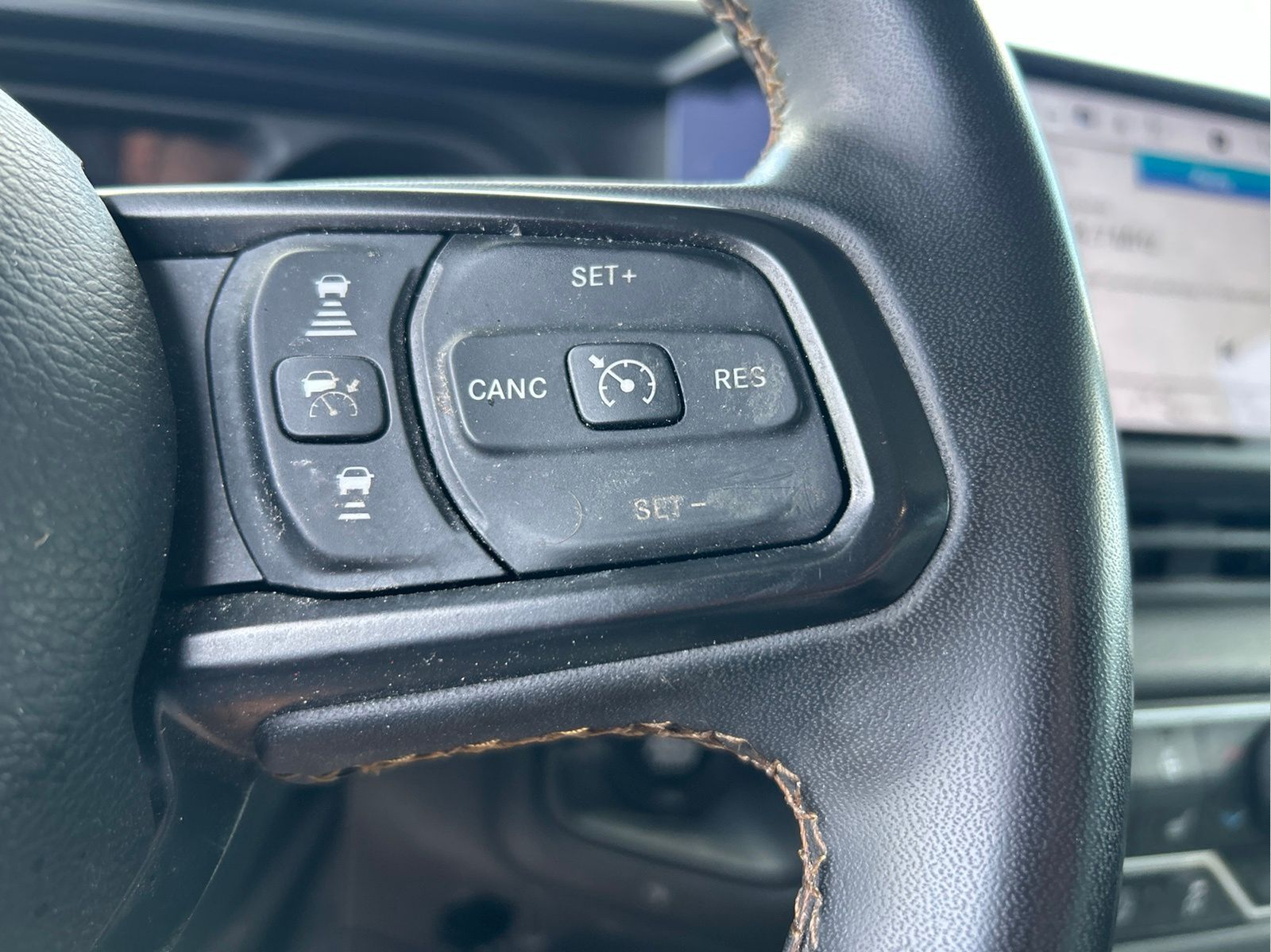 Used 2024 White Jeep Sport S image 15