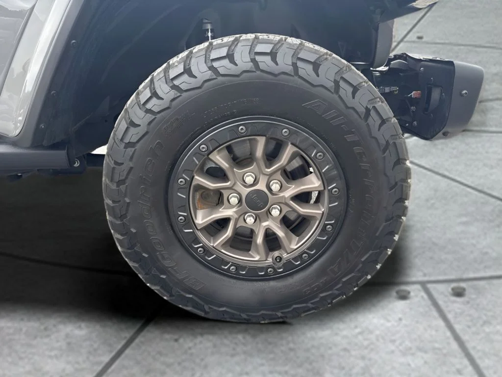 Used 2021 Gray Jeep Unlimited Rubicon 392 image 21