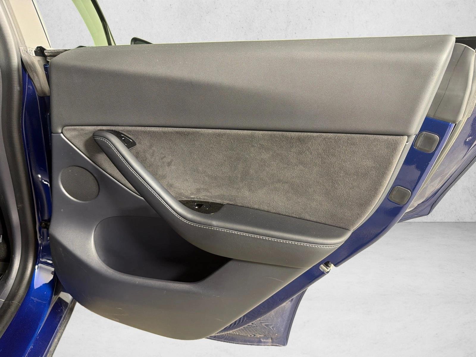 Used 2020 Blue Tesla Long Range image 19