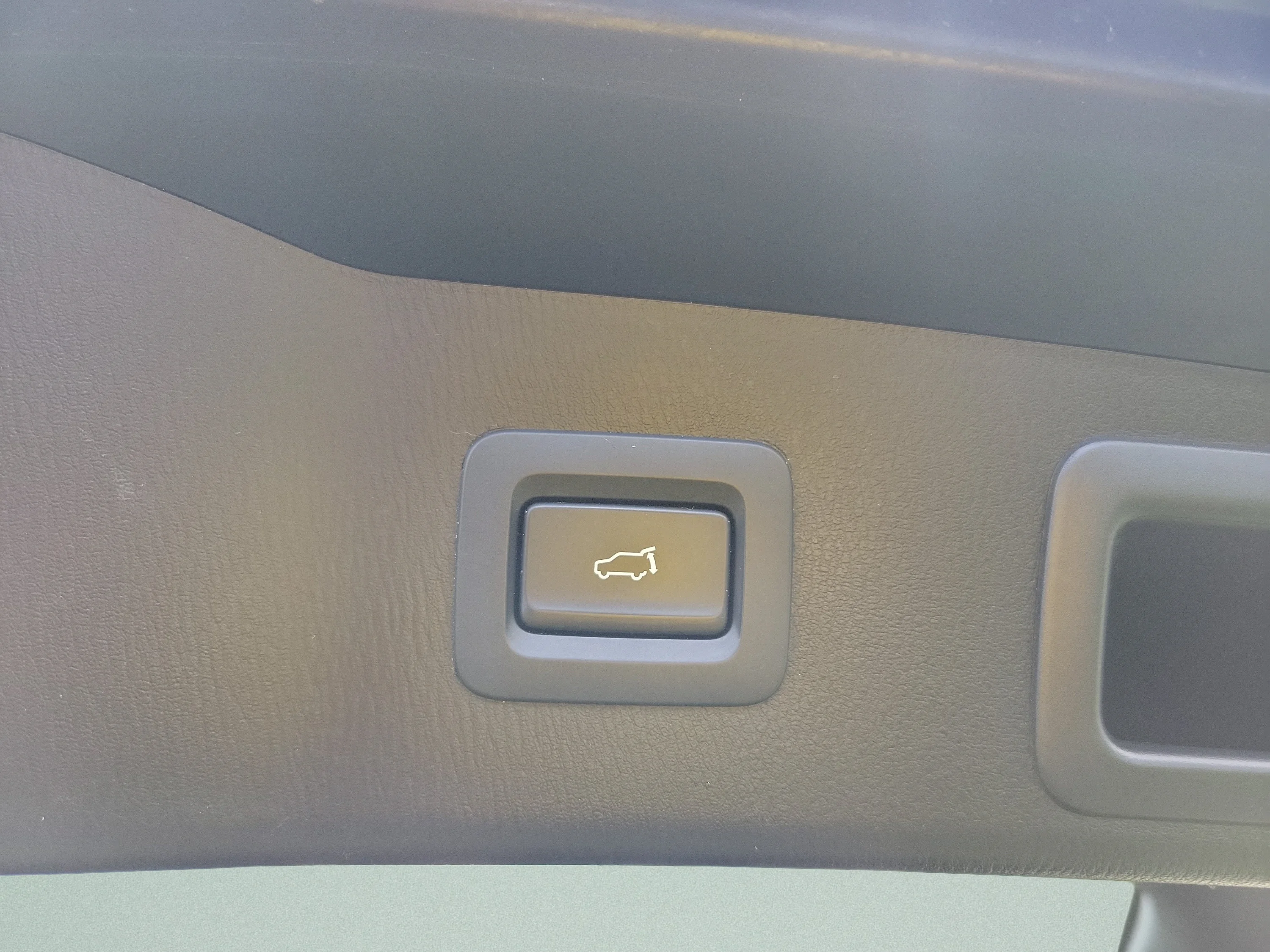 Used 2021 Deep Crystal Blue Mica Mazda Grand Touring image 12