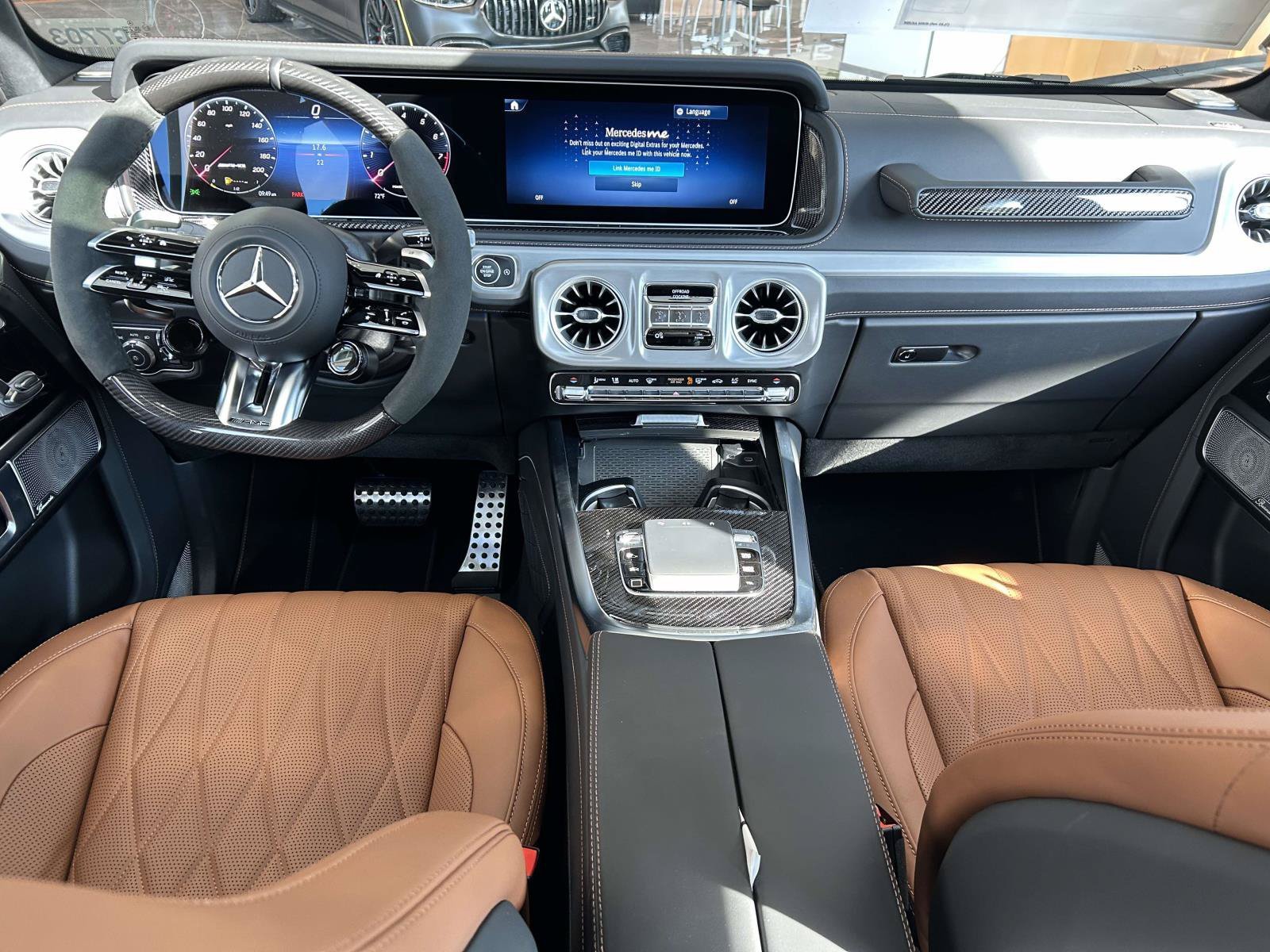 New 2027 MANUFAKTUR customer request glossy paint finish Mercedes-Benz AMG® G 63 SUV image 19