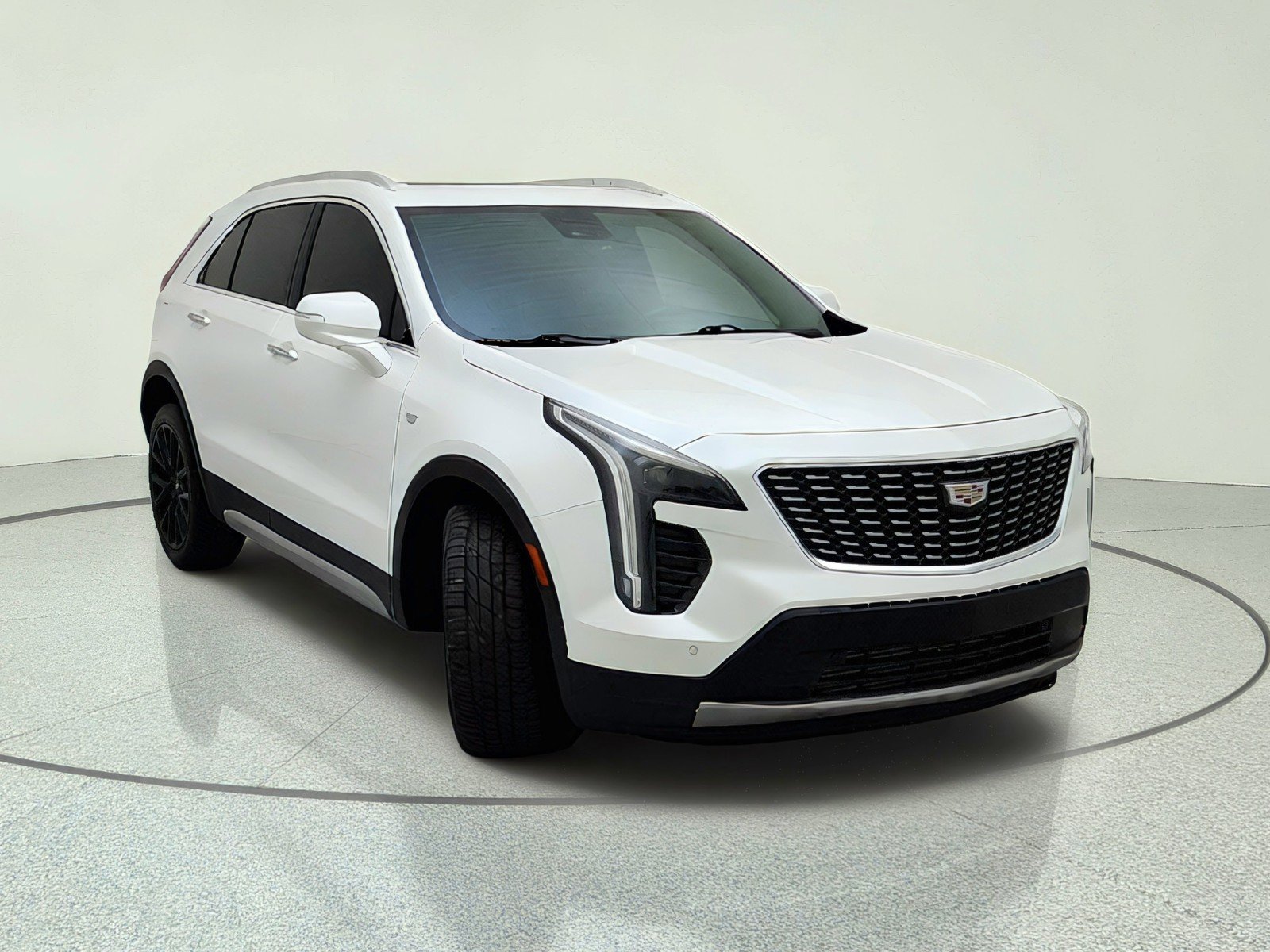 Used 2021 Crystal White Tricoat Cadillac FWD Premium Luxury image 4