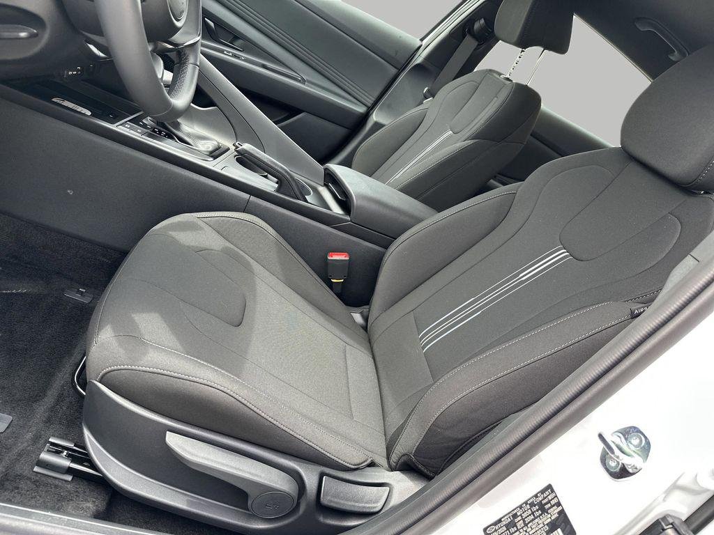 New 2026 Serenity White Hyundai SEL Sport image 9