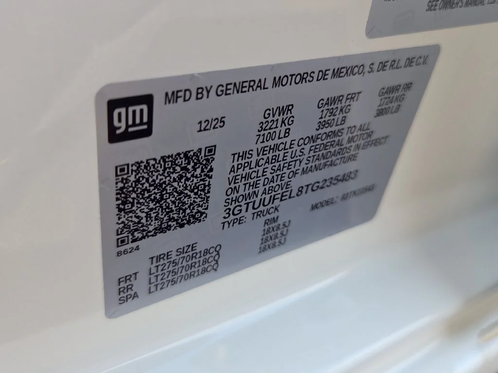 Used 2026 Summit White GMC AT4X image 9