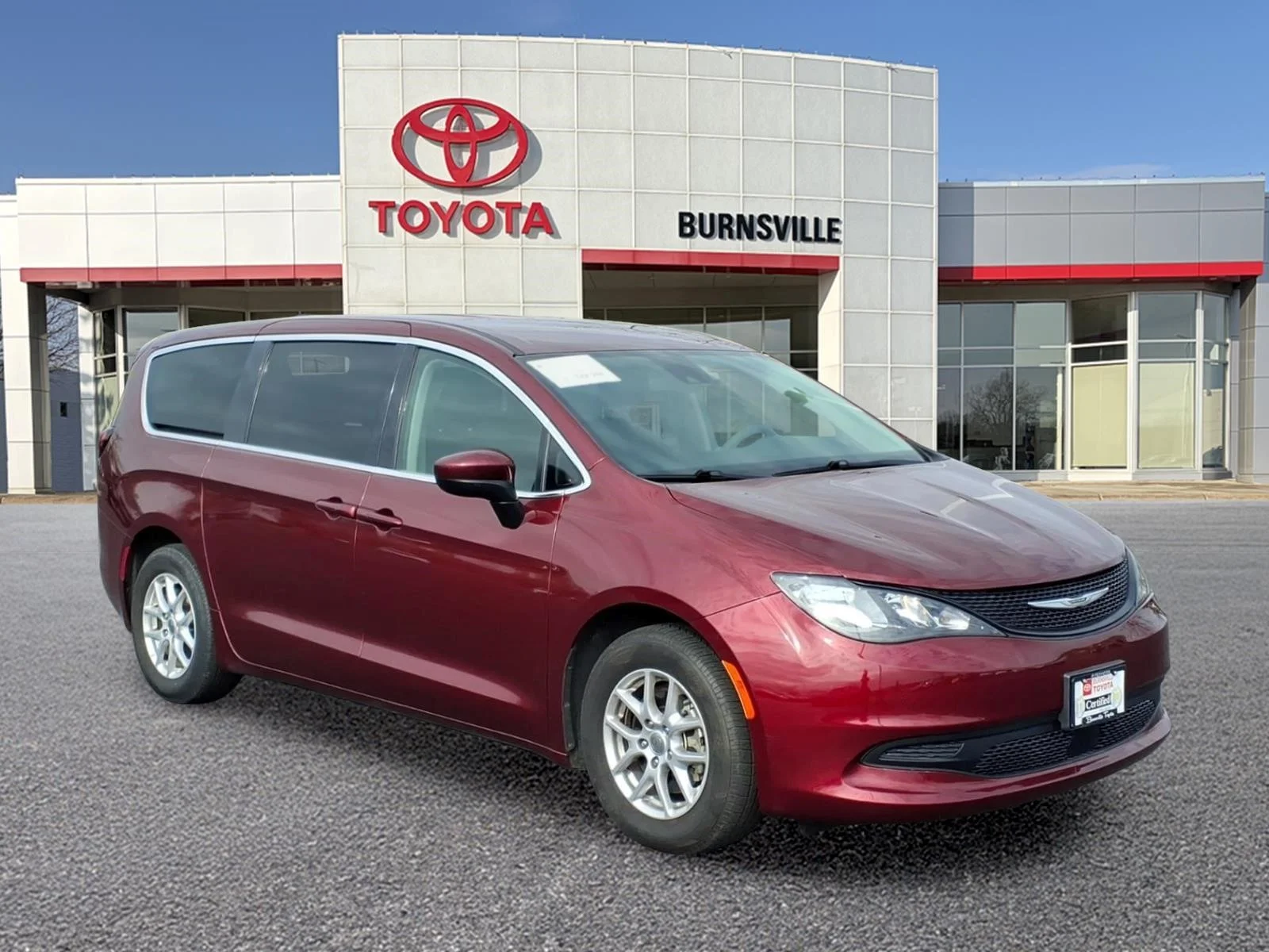 2023 Chrysler Voyager LX's photo