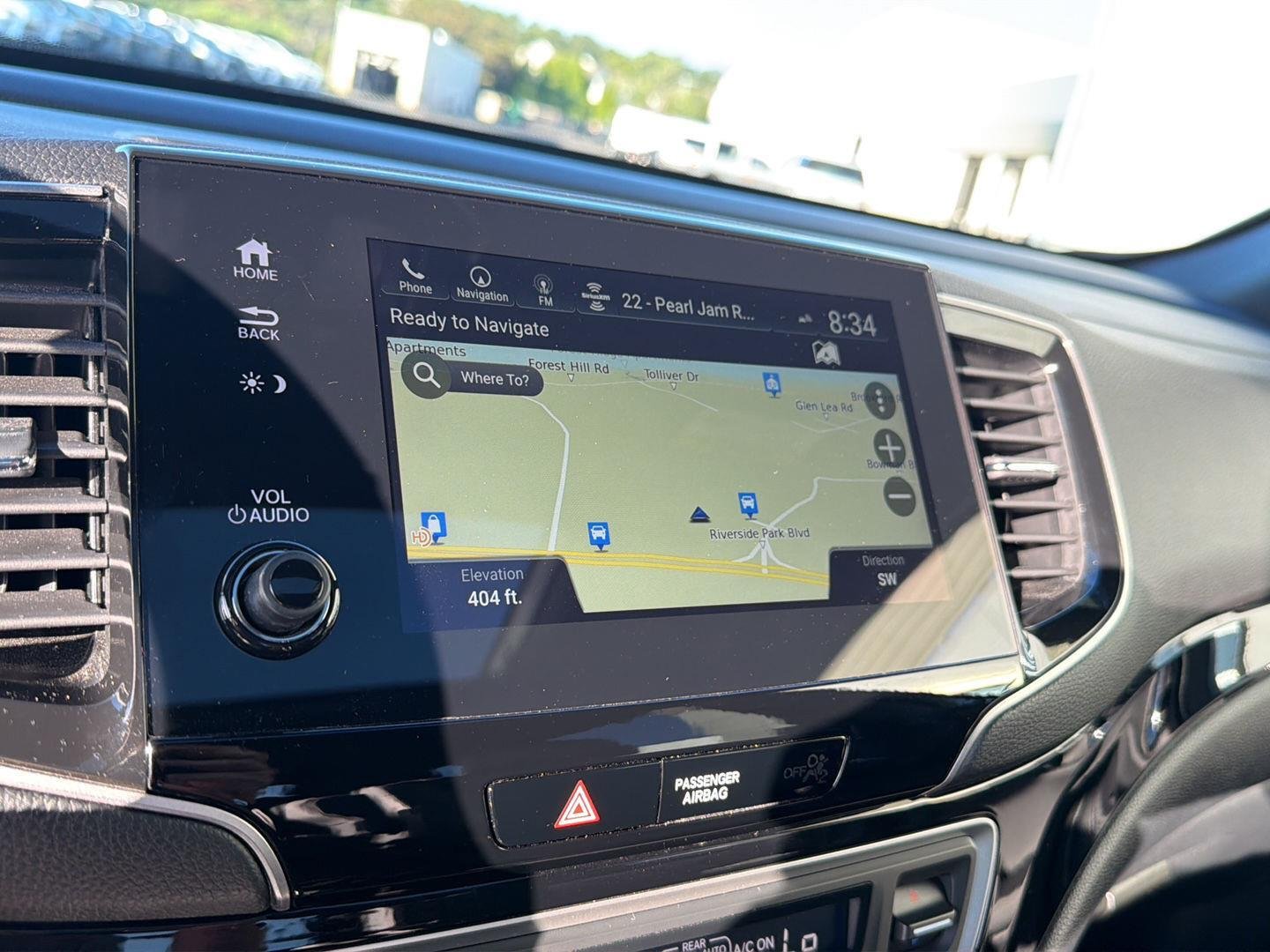 Used 2021 Lunar Silver Metallic Honda Touring image 26