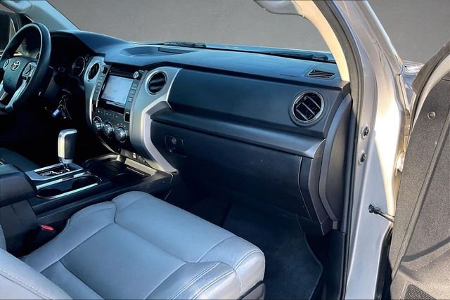 Used 2014 Silver Toyota SR5 image 13