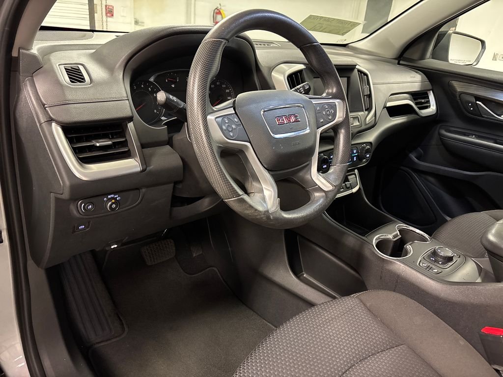 Used 2023 Silver GMC SLE image 27