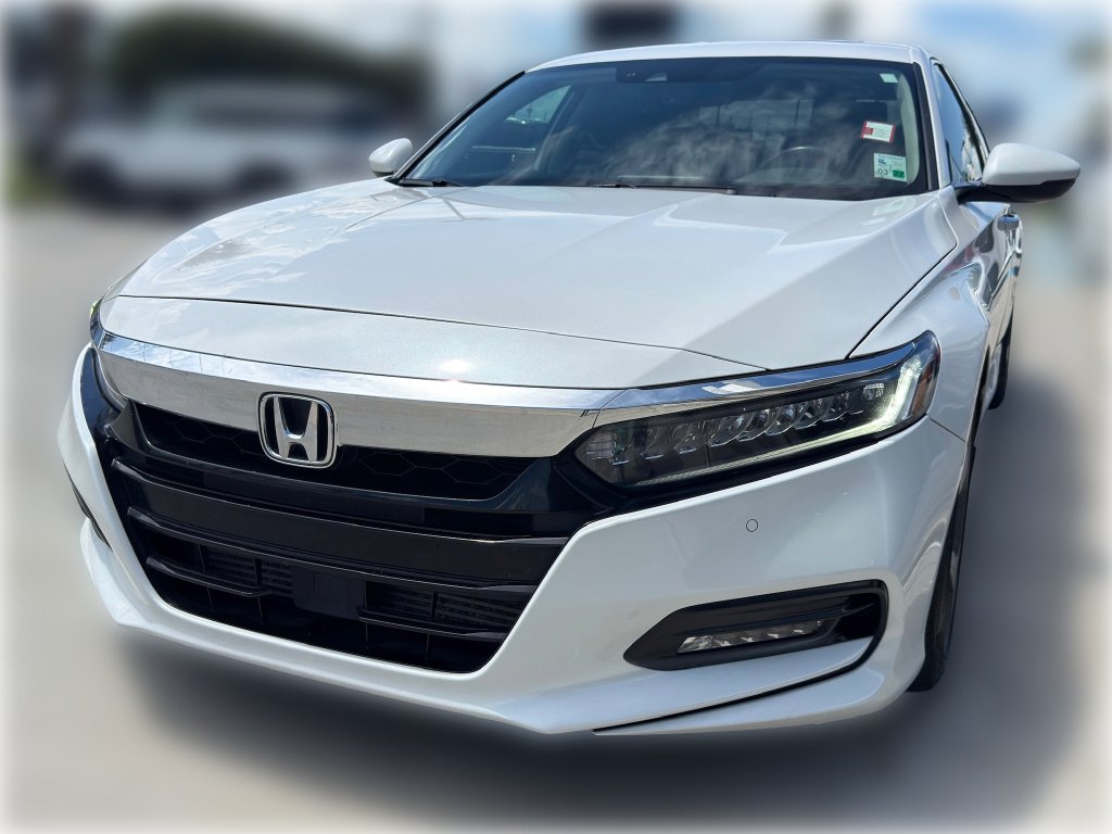Used 2018 WHITE Honda Touring image 2