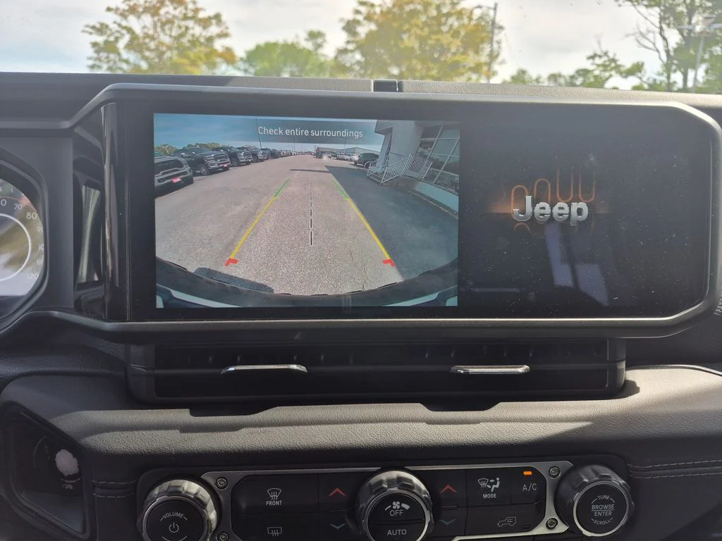 Used 2024 White Jeep Rubicon image 14