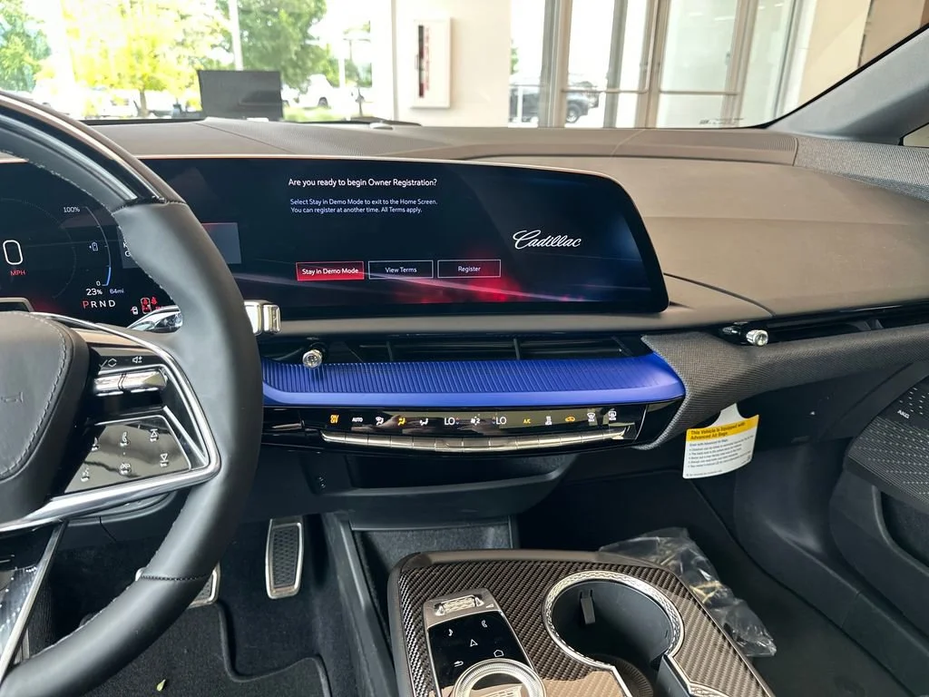 2026 Cadillac OPTIQ V-Series - Photo 19