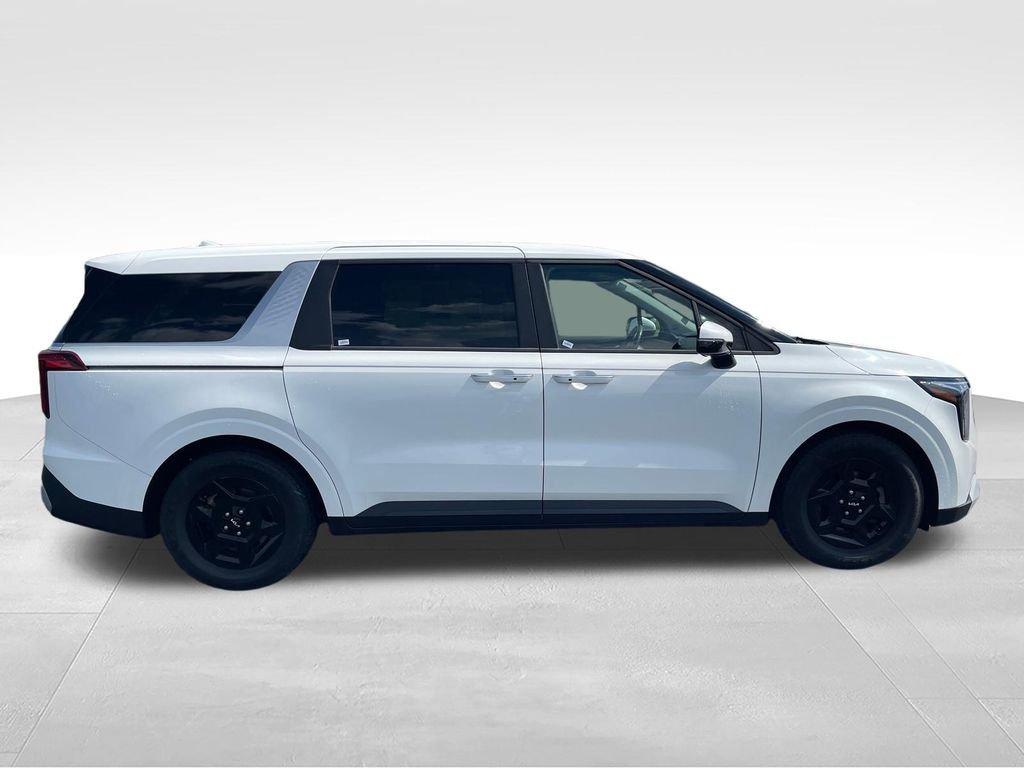 Used 2025 White Kia LXS image 6