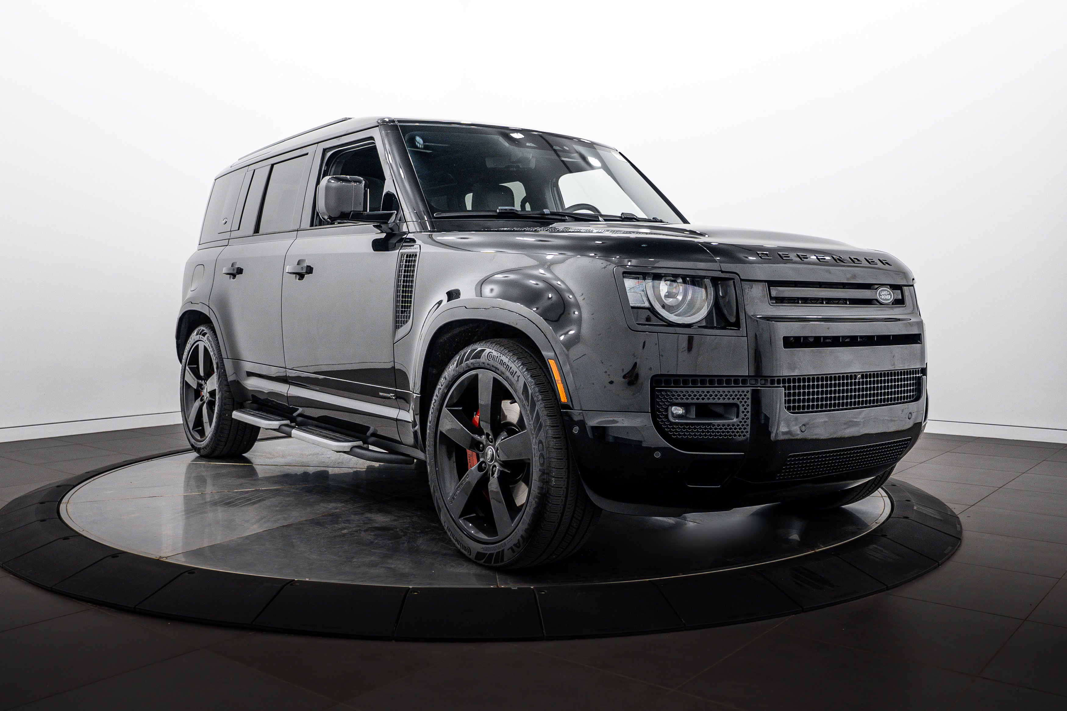 2023 Land Rover Defender X's photo