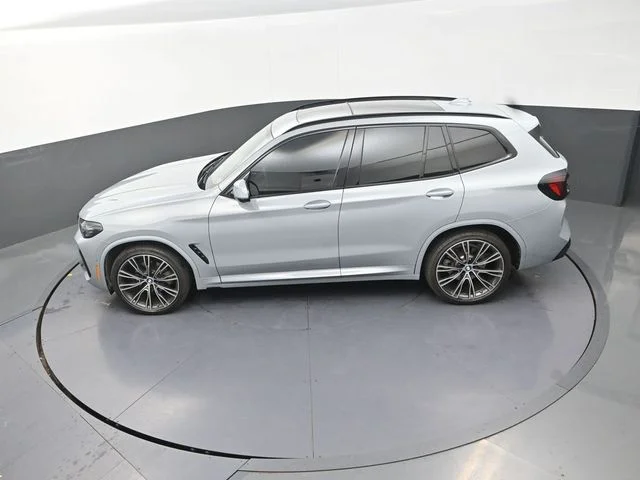 Used 2024 Gray BMW xDrive30i image 26