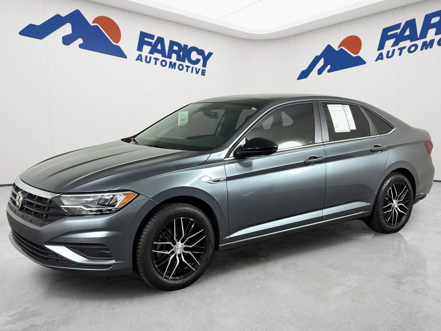 Used 2019 Platinum Gray Metallic Volkswagen R-Line image 29
