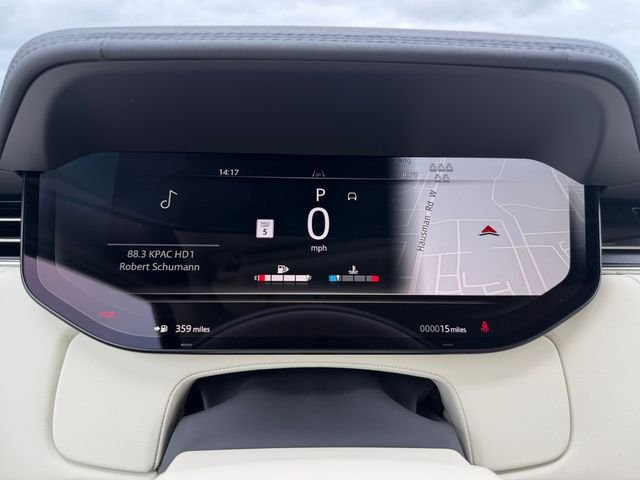 New 2026 Ostuni Pearl White Land Rover SE image 14