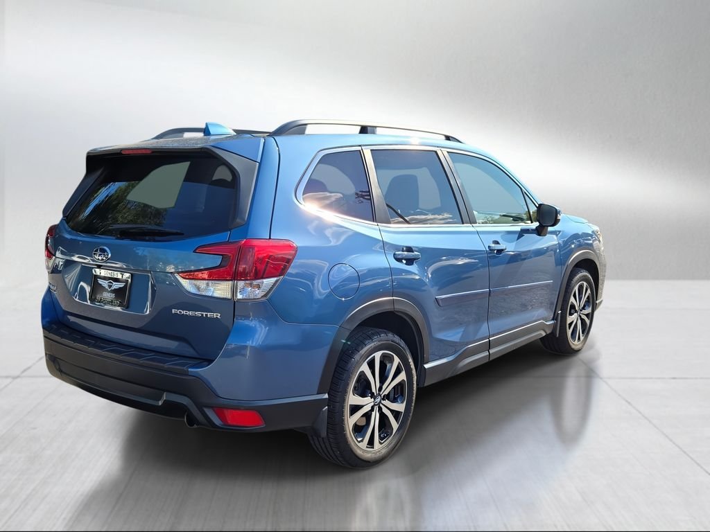Used 2020 Horizon Blue Pearl Subaru Limited image 3
